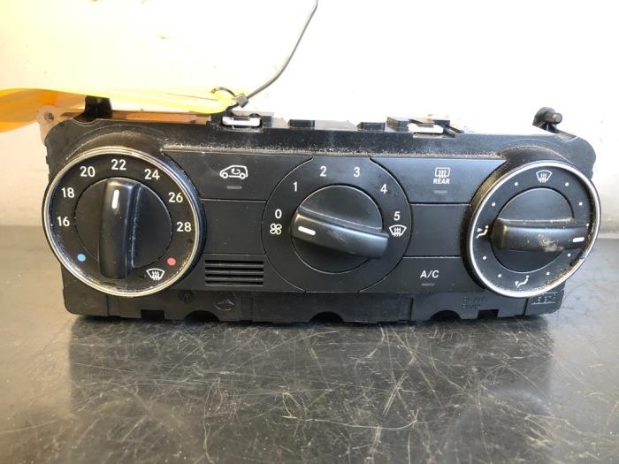 Klimabedienteil van een Mercedes-Benz B (W245) 2.0 B-200 CDI 16V 2008