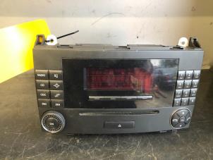 Used Radio CD player Mercedes B (W245,242) 2.0 B-200 CDI 16V Price € 75,00 Margin scheme offered by Tijdeman Mercedes Onderdelen