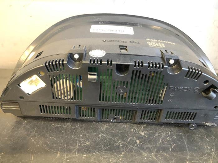 Instrumentenbrett van een Mercedes-Benz B (W245) 2.0 B-200 CDI 16V 2008