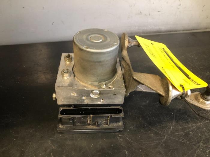 ABS Pumpe van een Mercedes-Benz B (W245) 2.0 B-200 CDI 16V 2008