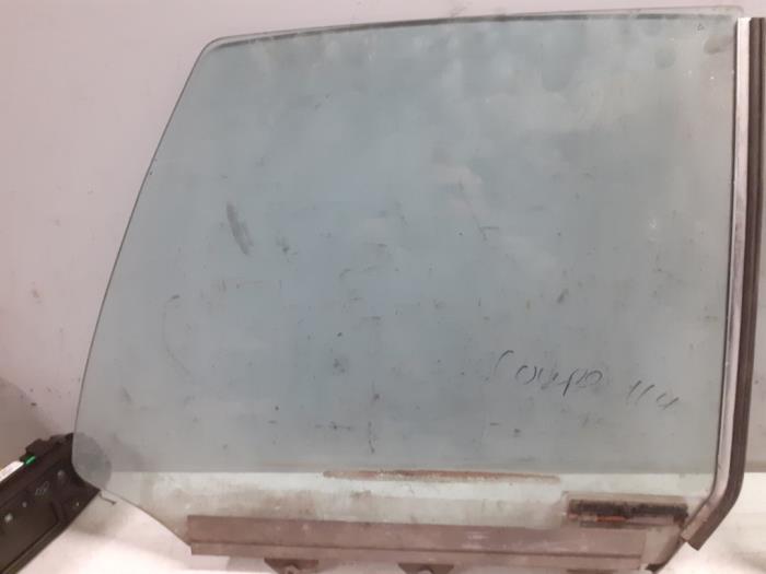 Mercedes W114 Zusätzliche Fenster 2türig rechts hinten Vorrat