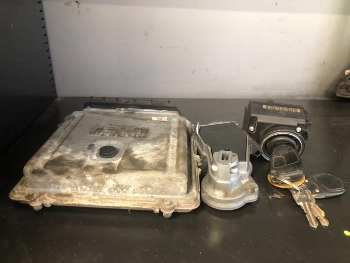 Used Ignition lock + computer Mercedes Sprinter 3,5t (906.63) 309 CDI 16V Price on request offered by Tijdeman Mercedes Onderdelen