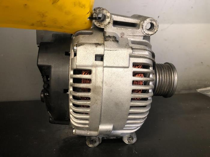 Gebrauchte Dynamo Mercedes Sprinter 3,5t (906.63) 309 CDI 16V Preis auf Anfrage angeboten von Tijdeman Mercedes Onderdelen