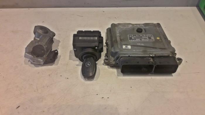 Used Ignition lock + computer Mercedes Sprinter 3,5t (906.63) 209 CDI 16V Price € 544,50 Inclusive VAT offered by Tijdeman Mercedes Onderdelen