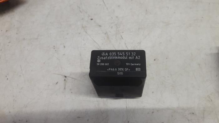 Indicator relay from a Mercedes-Benz Sprinter 3,5t (906.63) 209 CDI 16V 2007