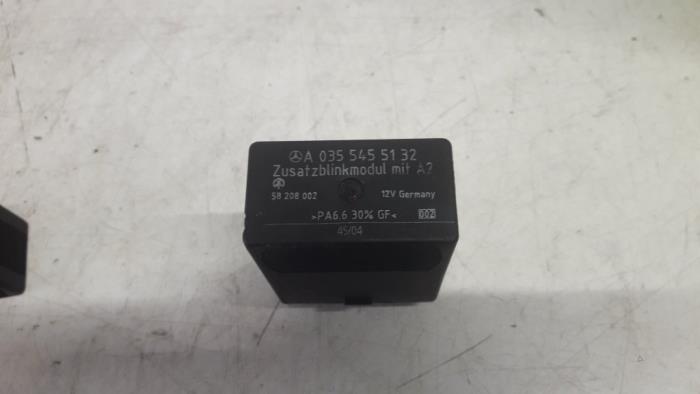 Indicator relay from a Mercedes-Benz Sprinter 3,5t (906.63) 209 CDI 16V 2007