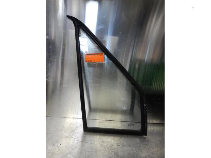 Usados Ventanilla triangular derecha delante Mercedes Sprinter 3t (903) 308 CDI 16V Precio € 60,49 IVA incluido ofrecido por Tijdeman Mercedes Onderdelen