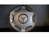 Wheel cover (spare) from a Mercedes E (W124), 1984 / 1993 2.3 230 E, Saloon, 4-dr, Petrol, 2.299cc, 97kW (132pk), RWD, M102982, 1984-12 / 1992-03, 124.023 1992