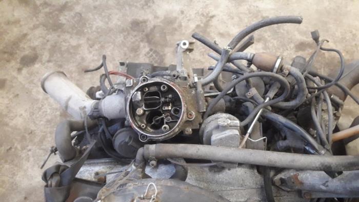 Moteur d'un Mercedes-Benz L-Serie 2t (601) 210 1995