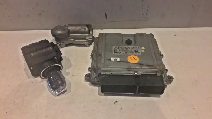 Used Engine management computer Mercedes Sprinter 3,5t (906.63) 309 CDI 16V Price € 544,50 Inclusive VAT offered by Tijdeman Mercedes Onderdelen