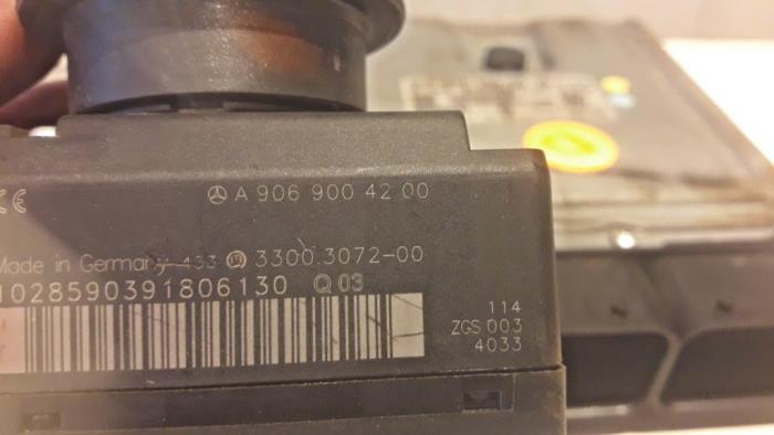 Engine management computer Mercedes Sprinter 3,5t 309 CDI 16V ...