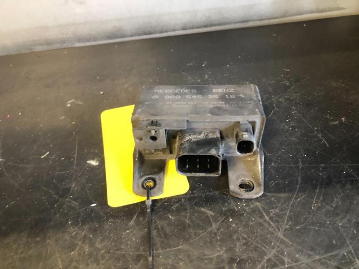 Glow plug relay Mercedes Sprinter A0005453516