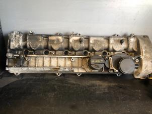 Used Rocker cover Mercedes S (W220) 3.2 S-320 CDI 24V Price on request offered by Tijdeman Mercedes Onderdelen