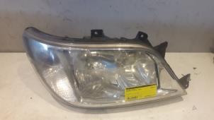 Used Headlight, right Mercedes Sprinter 3t (903) 308 CDI 16V Price € 48,40 Inclusive VAT offered by Tijdeman Mercedes Onderdelen