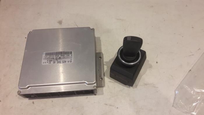 Used Ignition lock + computer Mercedes S (W220) 3.2 S-320 18V Price € 250,00 Margin scheme offered by Tijdeman Mercedes Onderdelen