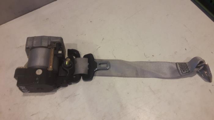 Rear seatbelt, right from a Mercedes-Benz S (W220) 3.2 S-320 18V 1998