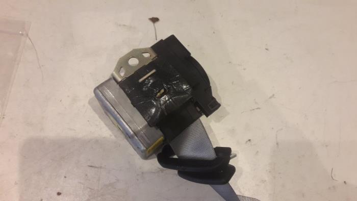 Rear seatbelt, right from a Mercedes-Benz S (W220) 3.2 S-320 18V 1998