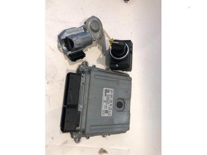 Used Ignition lock + computer Mercedes C (W203) 3.0 C-320 CDI V6 24V Price € 300,00 Margin scheme offered by Tijdeman Mercedes Onderdelen