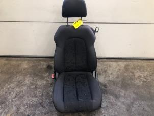 Used Seat, left Mercedes CLK (W208) 2.0 200 16V Price € 90,00 Margin scheme offered by Tijdeman Mercedes Onderdelen