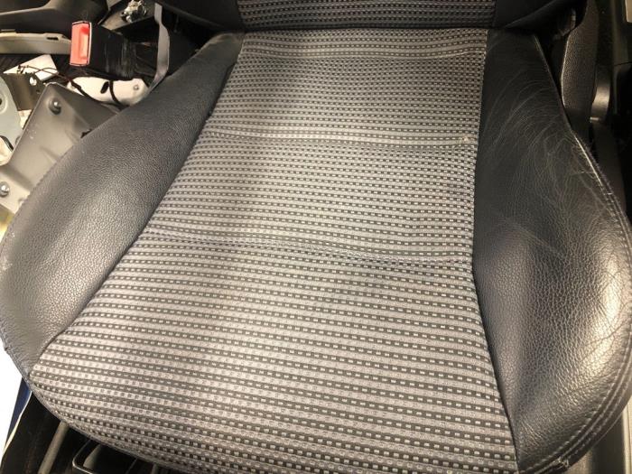Verkleidung Set (komplett) van een Mercedes-Benz B (W245) 2.0 B-200 CDI 16V 2008