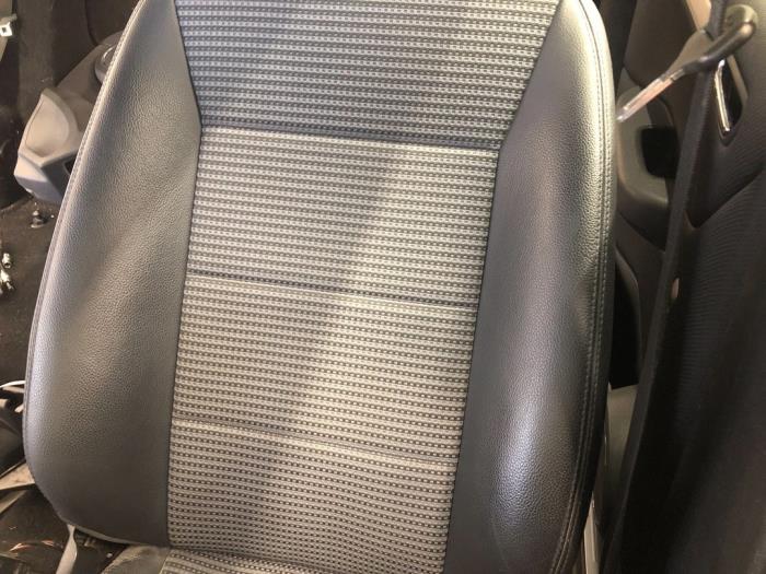 Verkleidung Set (komplett) van een Mercedes-Benz B (W245) 2.0 B-200 CDI 16V 2008