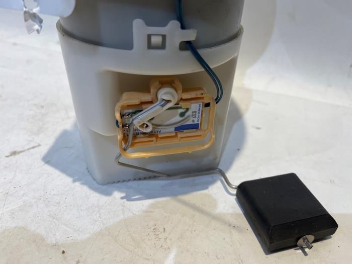 Kraftstoffpumpe Elektrisch van een Mercedes-Benz B (W245) 2.0 B-200 CDI 16V 2008