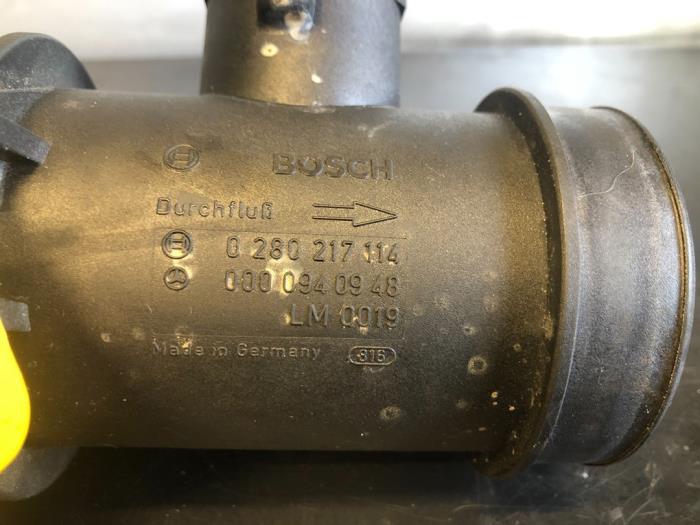 Air mass meter Mercedes CLK 2.0 200 16V A0000940948 111945 BOSCH