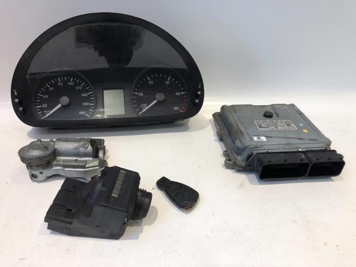 Used Ignition lock + computer Mercedes Sprinter 3,5t (906.63) 309 CDI 16V Price € 544,50 Inclusive VAT offered by Tijdeman Mercedes Onderdelen
