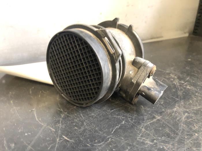 Gebrauchte Luftmassenmesser Mercedes CLK (R208) 3.2 320 V6 18V Preis € 50,00 Margenregelung angeboten von Tijdeman Mercedes Onderdelen