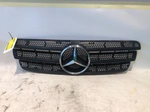 Used Grille Mercedes ML I (163) 270 2.7 CDI 20V Price € 100,00 Margin scheme offered by Tijdeman Mercedes Onderdelen