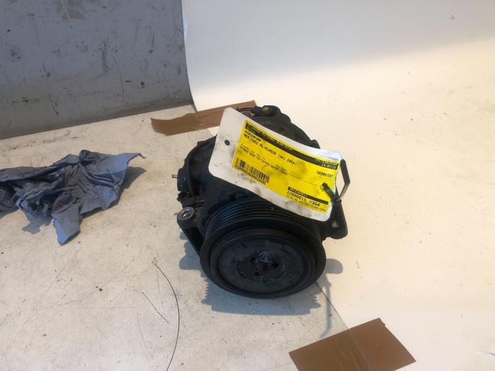 Usagé Compresseur de clim Mercedes ML I (163) 270 2.7 CDI 20V Prix sur demande proposé par Tijdeman Mercedes Onderdelen