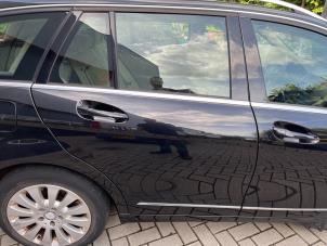 Używane Poduszka powietrzna drzwiowa prawa tylna wersja 4-drzwiowa Mercedes C Estate (S204) 2.2 C-200 CDI 16V . Cena € 225,00 Procedura marży oferowane przez Tijdeman Mercedes Onderdelen