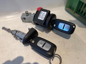 Used Ignition lock + computer Mercedes Citan (415.6) 1.2 112 Price on request offered by Tijdeman Mercedes Onderdelen