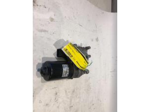 Used Front wiper motor Mercedes Vito (639.6) 2.2 111 CDI 16V Price € 36,30 Inclusive VAT offered by Tijdeman Mercedes Onderdelen