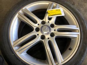 Used Wheel + tyre Mercedes B (W245,242) 2.0 B-180 CDI 16V Price € 75,00 Margin scheme offered by Tijdeman Mercedes Onderdelen
