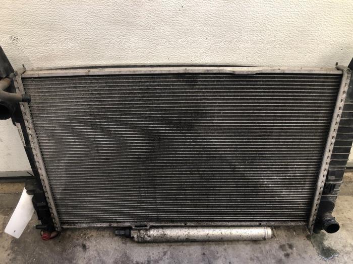 Usagé Radiateur Mercedes B (W245) 2.0 B-200 16V Turbo Prix sur demande proposé par Tijdeman Mercedes Onderdelen