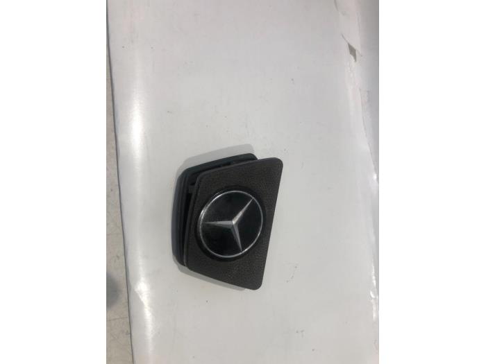 Używane Klakson Mercedes L-Serie 2t (601) 207D Cena € 54,45 Z VAT oferowane przez Tijdeman Mercedes Onderdelen
