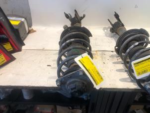 Used Front shock absorber rod, right Mercedes A (W169) 2.0 A-180 CDI 16V 5-Drs. Price € 65,00 Margin scheme offered by Tijdeman Mercedes Onderdelen