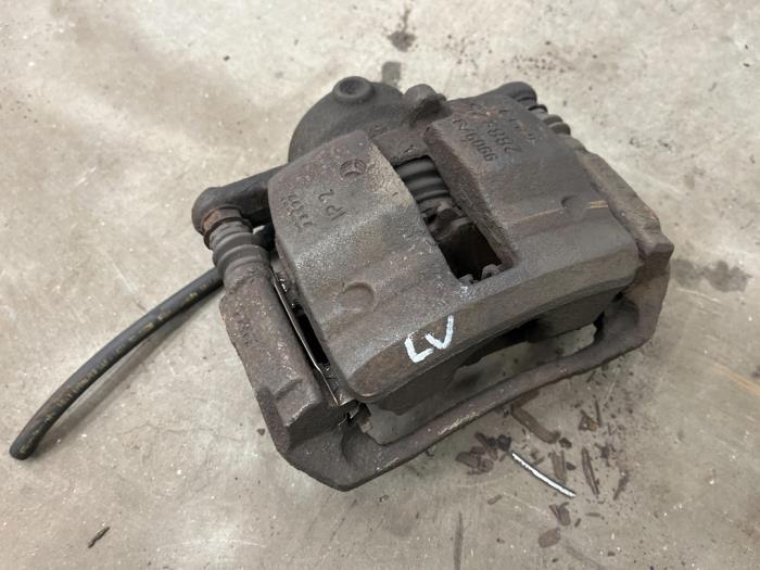 Gebrauchte Bremszange links vorne Mercedes B (W245) 2.0 B-200 16V Turbo Preis € 40,00 Margenregelung angeboten von Tijdeman Mercedes Onderdelen