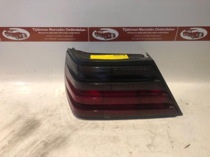 Taillight, left from a Mercedes-Benz E (W124) 2.6 260 E 1986
