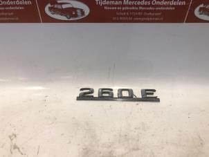 Usados Emblema Mercedes E (W124) 2.6 260 E Precio € 30,00 Norma de margen ofrecido por Tijdeman Mercedes Onderdelen