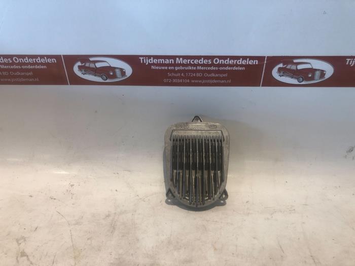 Używane Modul ksenonowy Mercedes GLC Coupe (C253) 2.0 200 16V EQ Boost 4-Matic Cena € 124,99 Procedura marży oferowane przez Tijdeman Mercedes Onderdelen