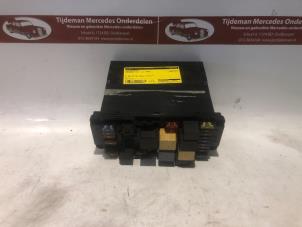 Begagnade Säkringsbox Mercedes CLK (C209) 2.6 240 V6 18V Pris € 150,00 Marginaltabell erbjuds av Tijdeman Mercedes Onderdelen