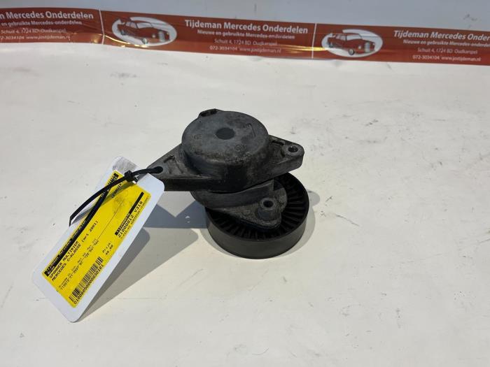 Usados Tensor correa múltiple Mercedes C Combi (S203) 2.6 C-240 18V Precio € 40,00 Norma de margen ofrecido por Tijdeman Mercedes Onderdelen