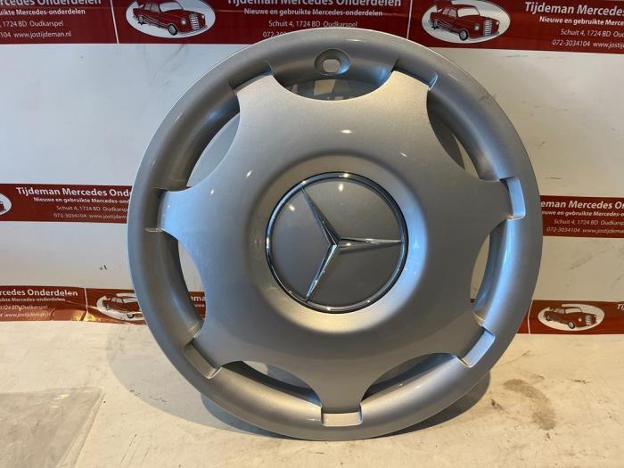 Nowe Kolpak Mercedes C (W203) 1.8 C-180K 16V Cena € 42,35 Z VAT oferowane przez Tijdeman Mercedes Onderdelen