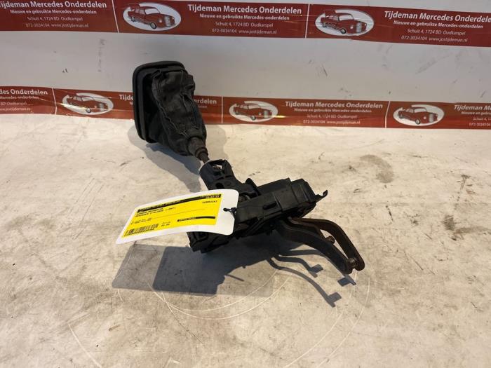 Gebrauchte Schaltbox Mercedes C (W202) 1.8 C-180 16V Preis € 55,00 Margenregelung angeboten von Tijdeman Mercedes Onderdelen