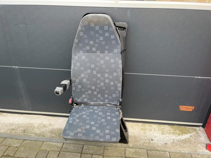 Używane Fotel tylny Mercedes Sprinter 2t (901/902) Cena na żądanie oferowane przez Tijdeman Mercedes Onderdelen