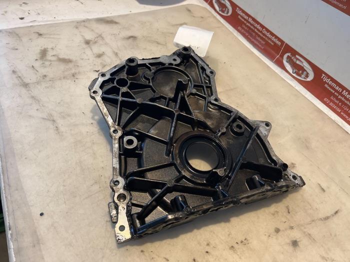Timing cover from a Mercedes-Benz ML II (164/4JG) 3.0 ML-280 CDI 4-Matic V6 24V 2006