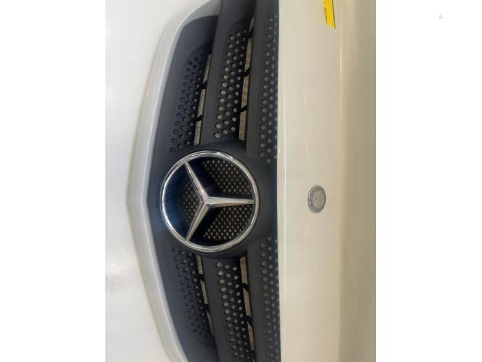 Grill van een Mercedes-Benz Citan (415.6) 1.5 109 CDI 2016