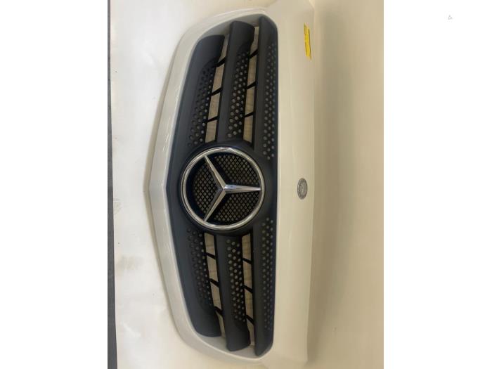 Grill van een Mercedes-Benz Citan (415.6) 1.5 109 CDI 2016